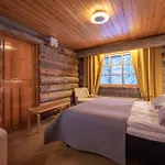 Kuukkeli Log Teerenpesae 4*
