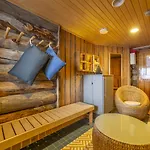 Kuukkeli Log Teerenpesae 4* サーリセルカ