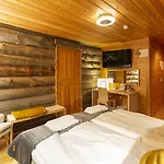 Kuukkeli Log Teerenpesae