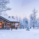 Gasthuis Kuukkeli Log Teerenpesae
