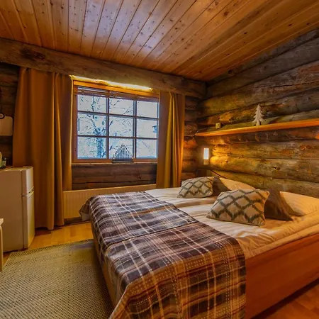 Kuukkeli Log Teerenpesae Guest house Saariselka