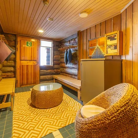 Guest house Kuukkeli Log Teerenpesae 4*