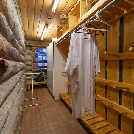 Kuukkeli Log Teerenpesae