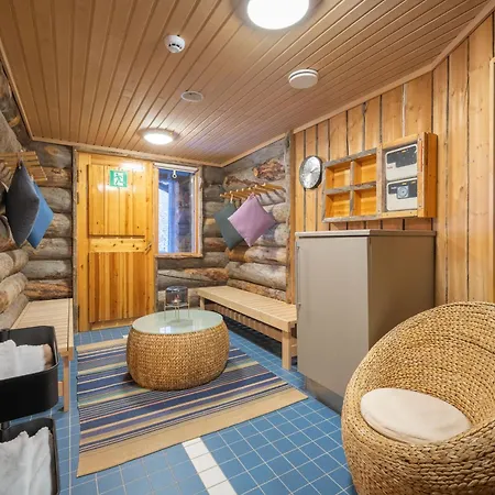 Kuukkeli Log Teerenpesae Guest house