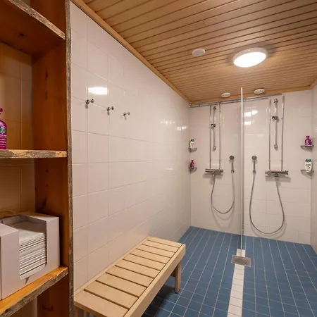 Kuukkeli Log Teerenpesae Guest house 4*