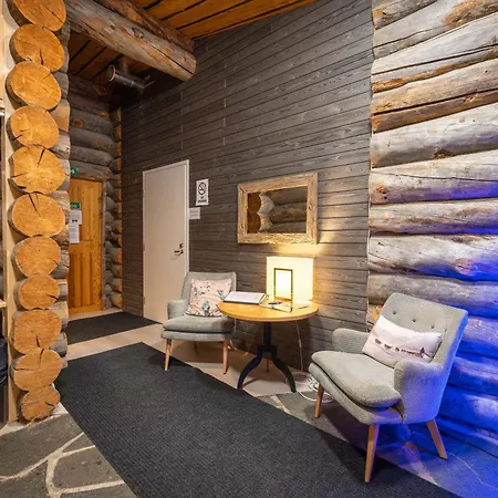 Kuukkeli Log Teerenpesae Guest house Saariselka