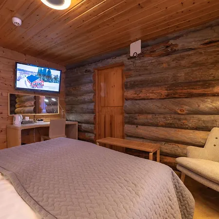 Kuukkeli Log Teerenpesae Guest house Saariselka