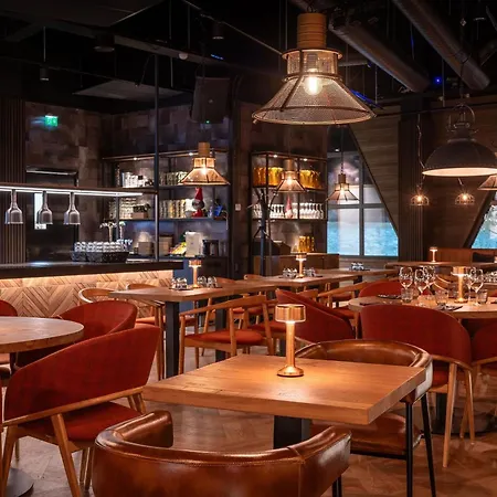 Kuukkeli Log Teerenpesae 4*