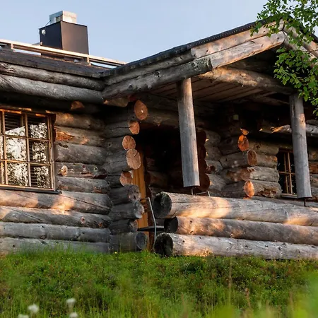 Pensionat Kuukkeli Log Teerenpesae