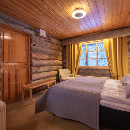 Kuukkeli Log Teerenpesae 4*
