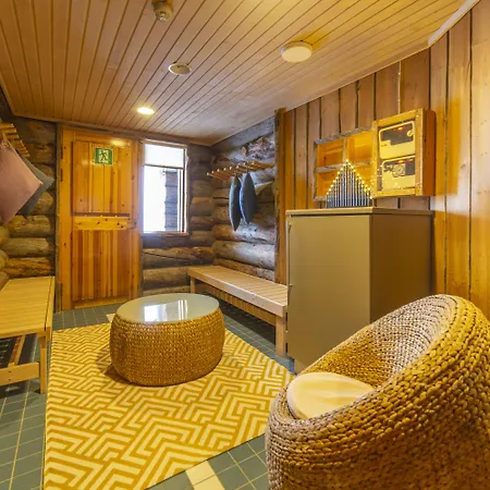 Kuukkeli Log Teerenpesae Pensionat 4*