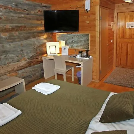 Kuukkeli Log Teerenpesae 4*