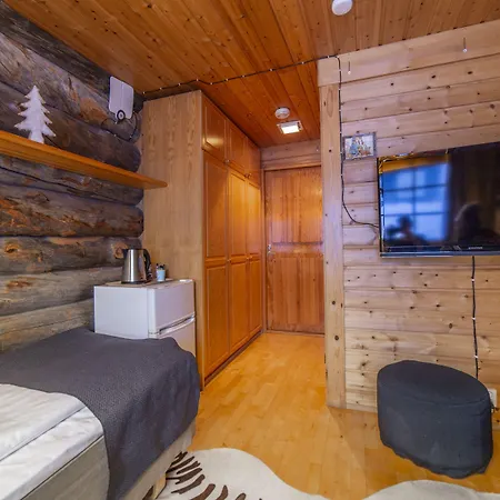 Kuukkeli Log Teerenpesae Pensionat