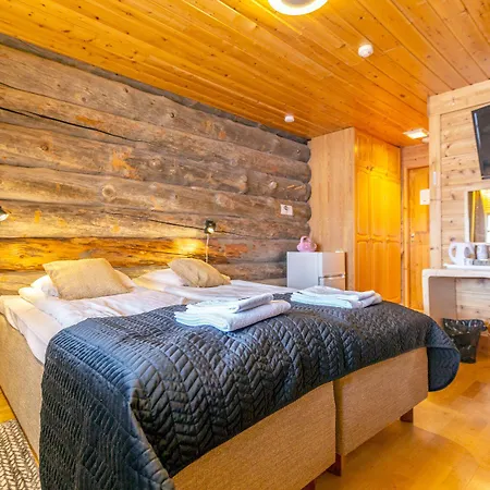 Gasthof Kuukkeli Log Teerenpesae 4*