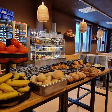 Kuukkeli Log Teerenpesae Pensionat