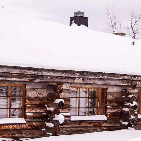 Kuukkeli Log Teerenpesae Guest house Saariselka