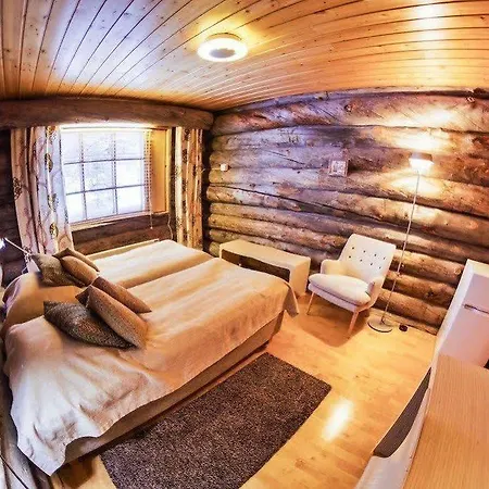 Kuukkeli Log Teerenpesae بيت ضيافة