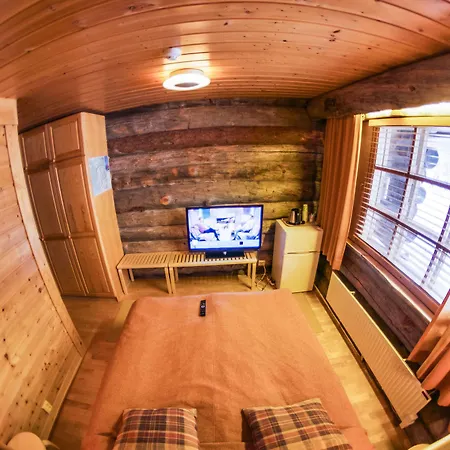 Kuukkeli Log Teerenpesae بيت ضيافة 4*