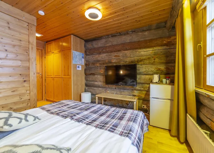 Kuukkeli Log Teerenpesae ゲストハウス