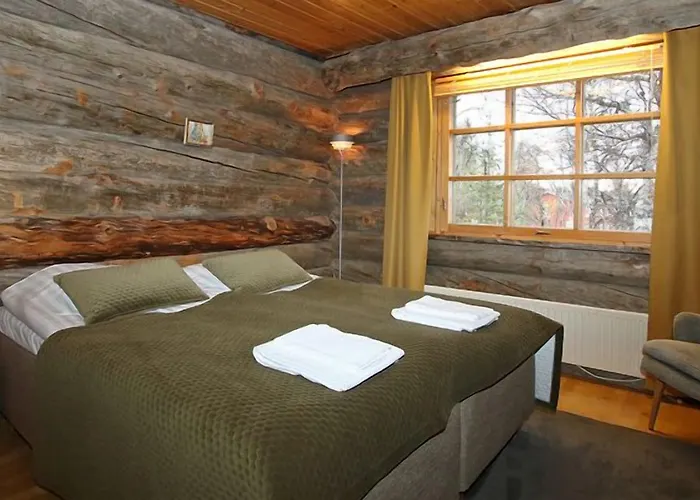 ゲストハウス Kuukkeli Log Teerenpesae サーリセルカ