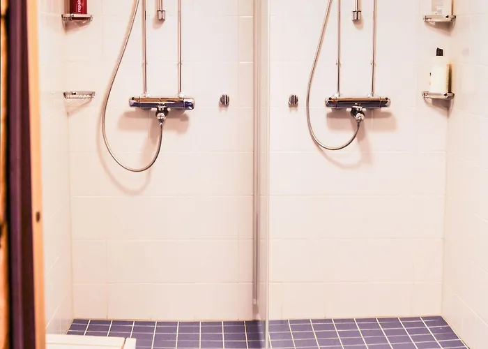 Kuukkeli Log Teerenpesae ゲストハウス 4*