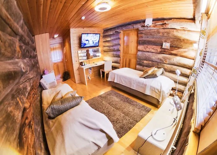 Kuukkeli Log Teerenpesae ゲストハウス